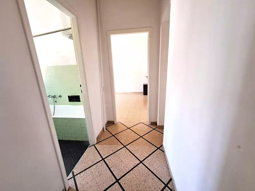 Immagine 5 di Appartamento in vendita  a Massa