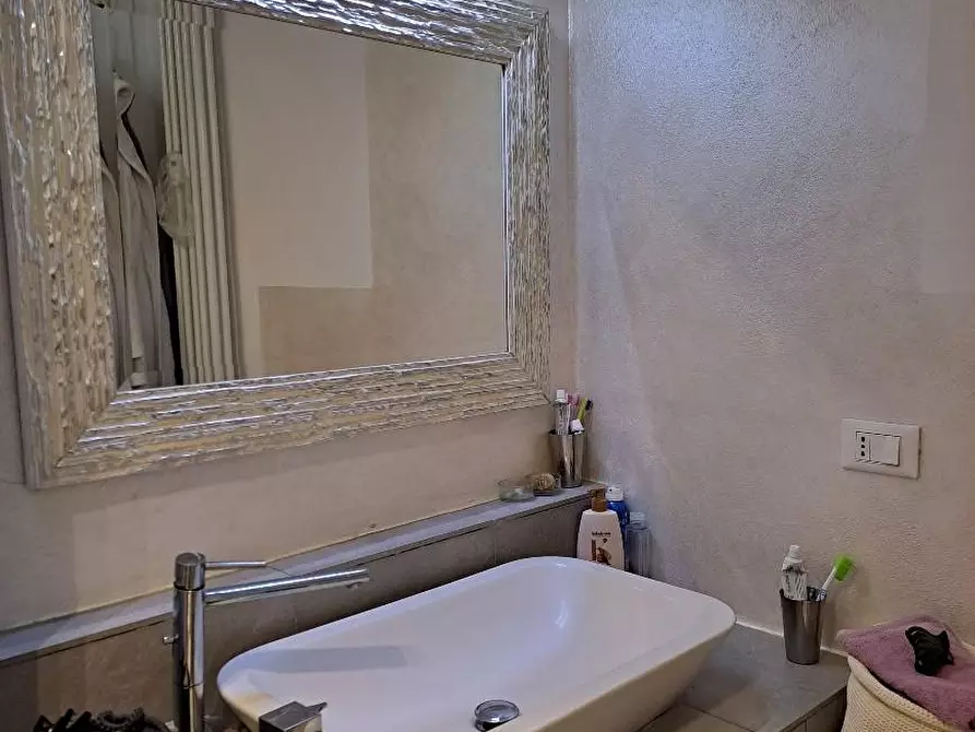 Immagine 21 di Mansarda in vendita  a Pontedera