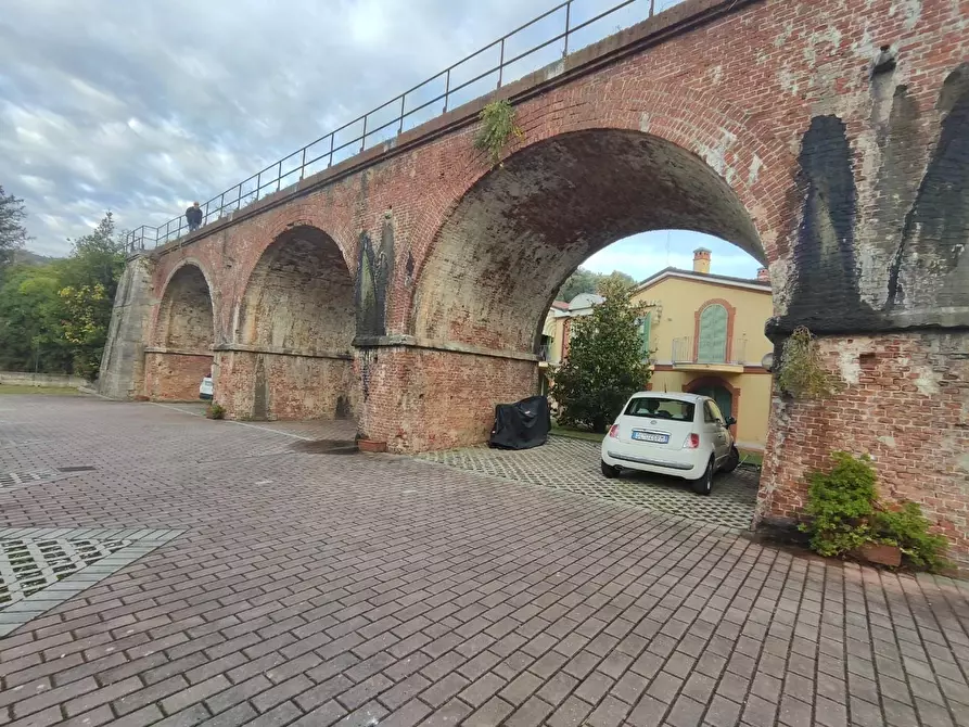 Immagine 13 di Ufficio in affitto  a Carrara