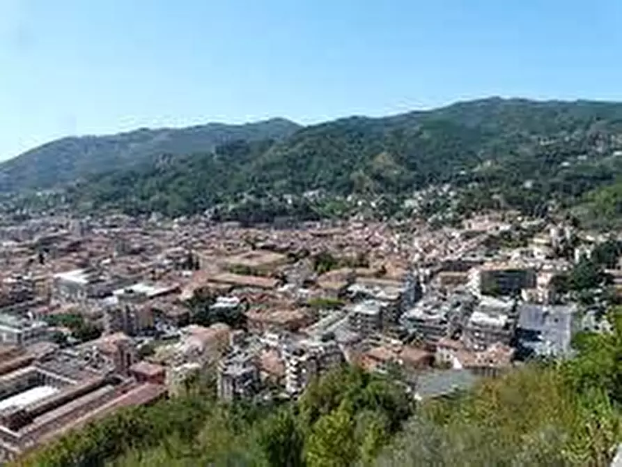 Immagine 15 di Ufficio in affitto  a Carrara