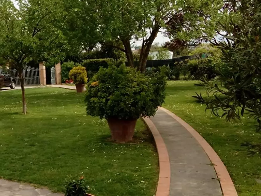 Immagine 3 di Casa bifamiliare in vendita  a Castelfranco Di Sotto