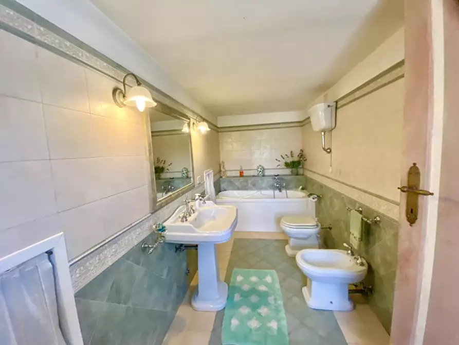 Immagine 10 di Villa in vendita  a Manciano