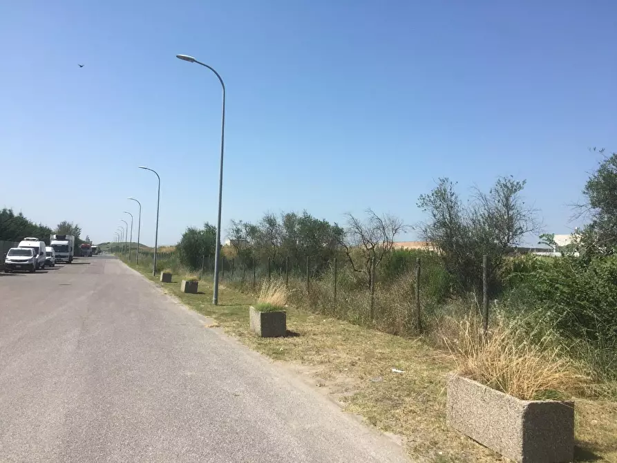 Immagine 2 di Terreno industriale in vendita  a Pisa