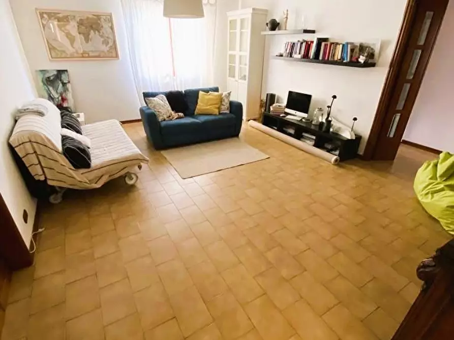 Immagine 7 di Appartamento in vendita  a Massa