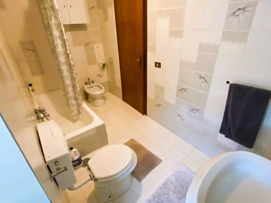 Immagine 3 di Appartamento in vendita  a Massa