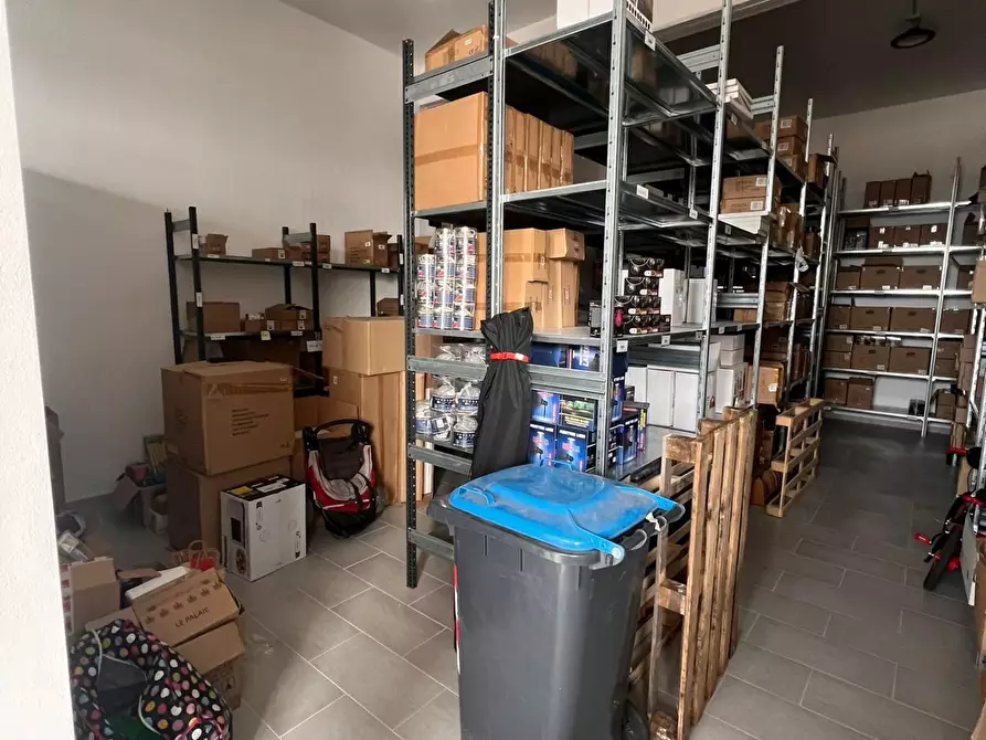 Immagine 8 di Magazzino in vendita  a Vicopisano