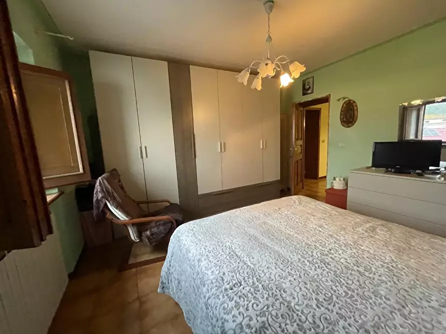 Immagine 14 di Appartamento in vendita  a Lucca