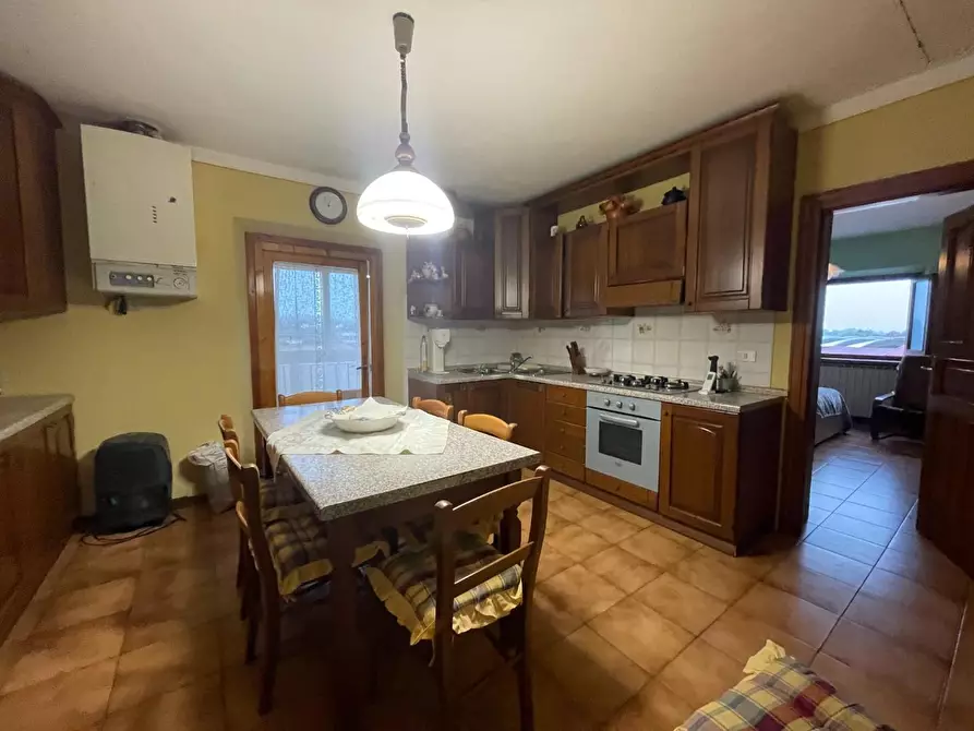 Immagine 18 di Appartamento in vendita  a Lucca