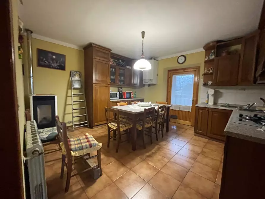 Immagine 19 di Appartamento in vendita  a Lucca