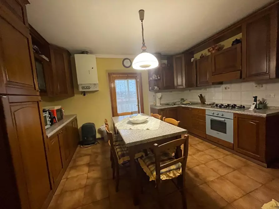 Immagine 4 di Appartamento in vendita  a Lucca