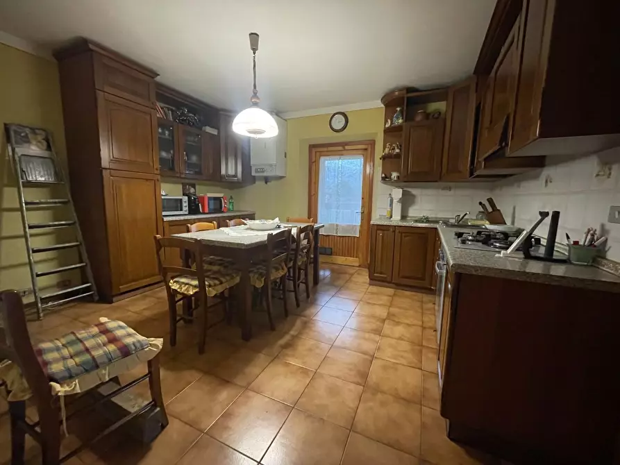 Immagine 5 di Appartamento in vendita  a Lucca