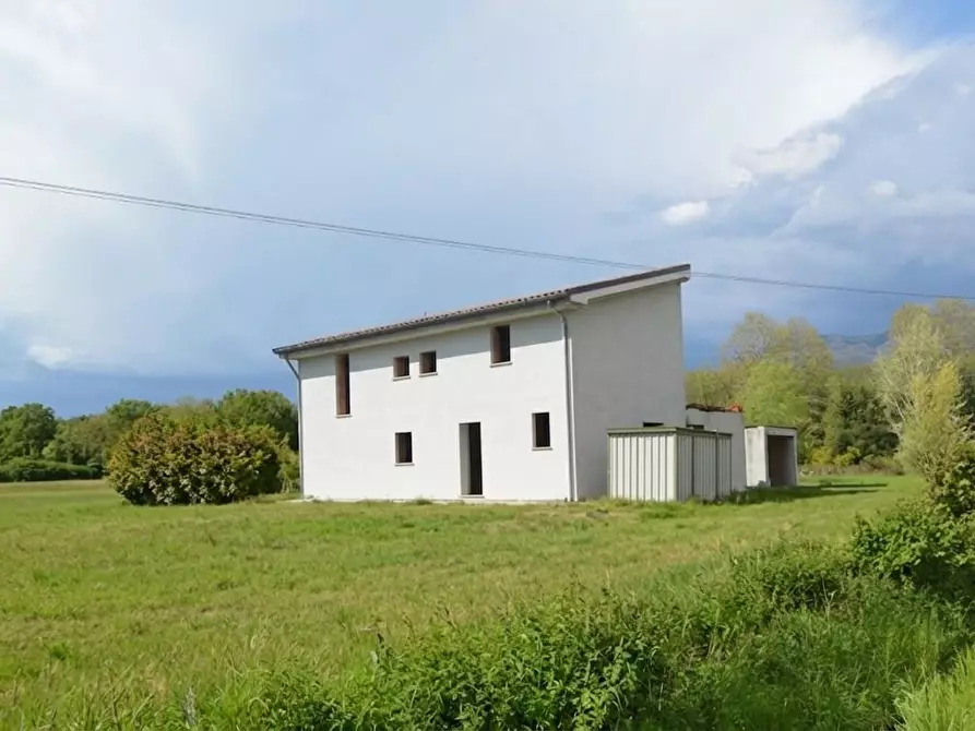 Immagine 2 di Villa in vendita  a Capannori