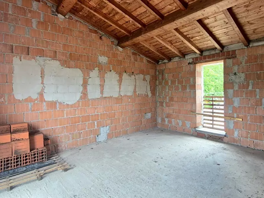 Immagine 14 di Villa in vendita  a Capannori