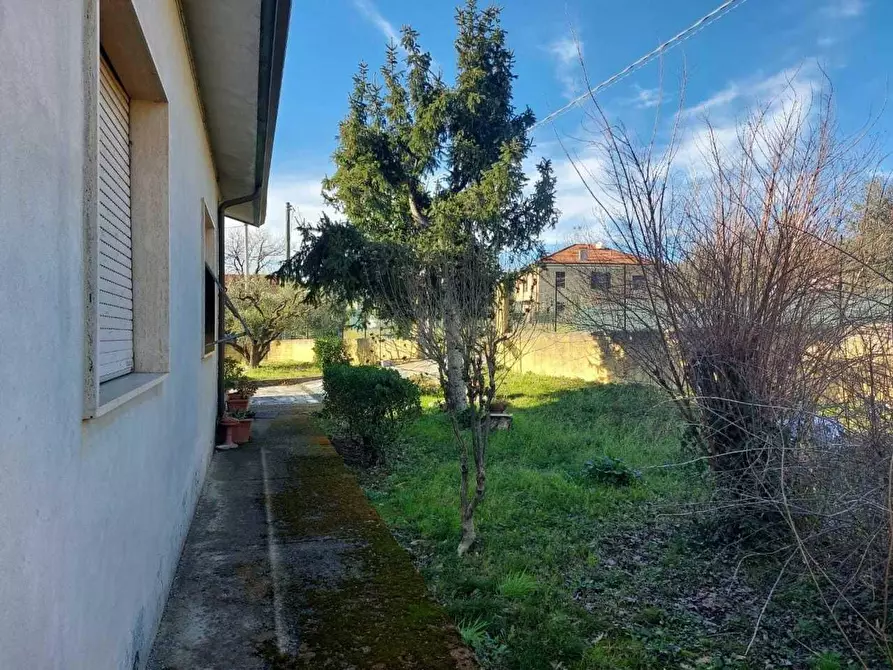 Immagine 4 di Casa indipendente in vendita  a Castelnuovo Magra