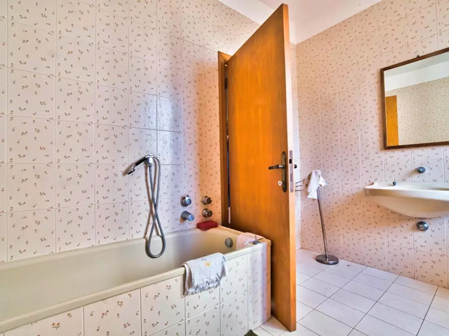 Immagine 30 di Casa colonica in vendita  a Suvereto