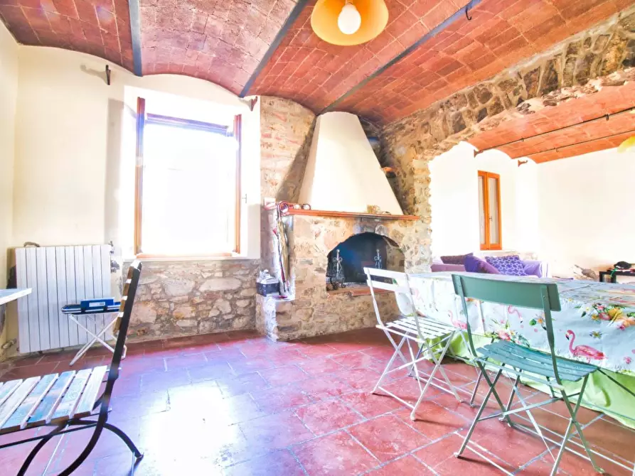 Immagine 11 di Casa colonica in vendita  a Suvereto