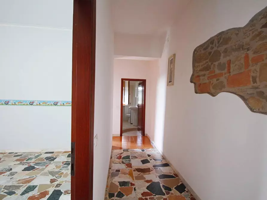 Immagine 9 di Casa colonica in vendita  a Vinci