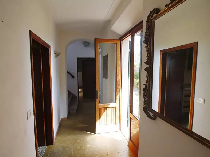 Immagine 8 di Casa colonica in vendita  a Vinci