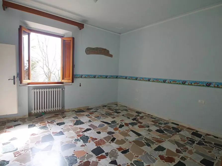 Immagine 10 di Casa colonica in vendita  a Vinci