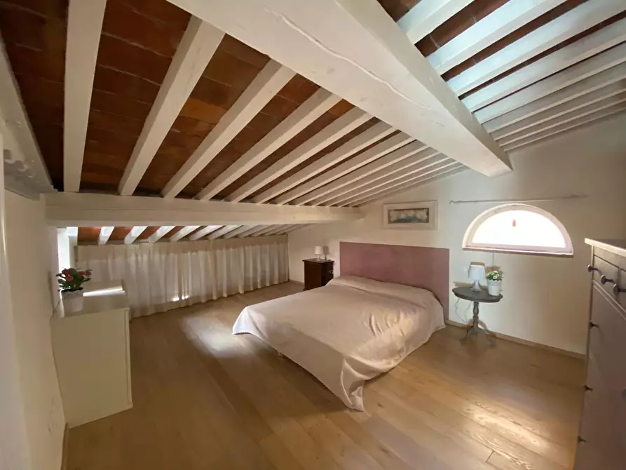 Immagine 11 di Mansarda in vendita  a Pisa