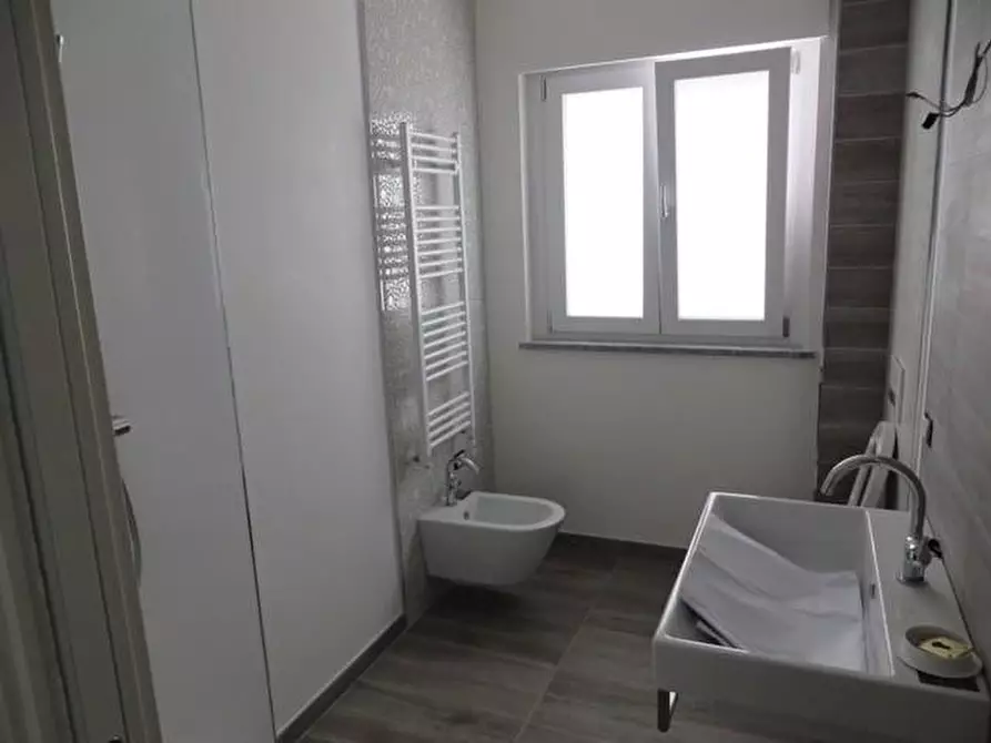 Immagine 9 di Villa in vendita  a Montignoso