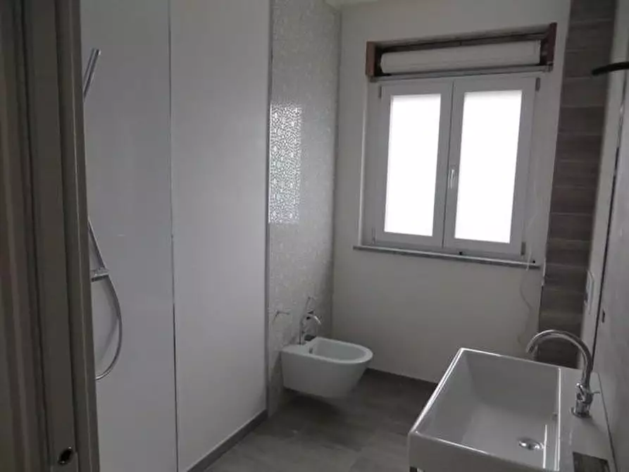 Immagine 10 di Villa in vendita  a Montignoso