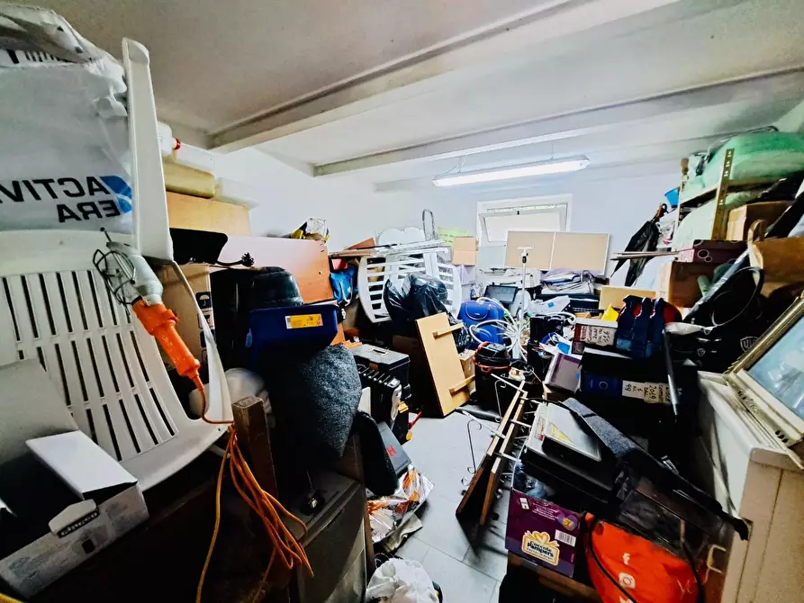 Immagine 21 di Appartamento in vendita  a Massarosa