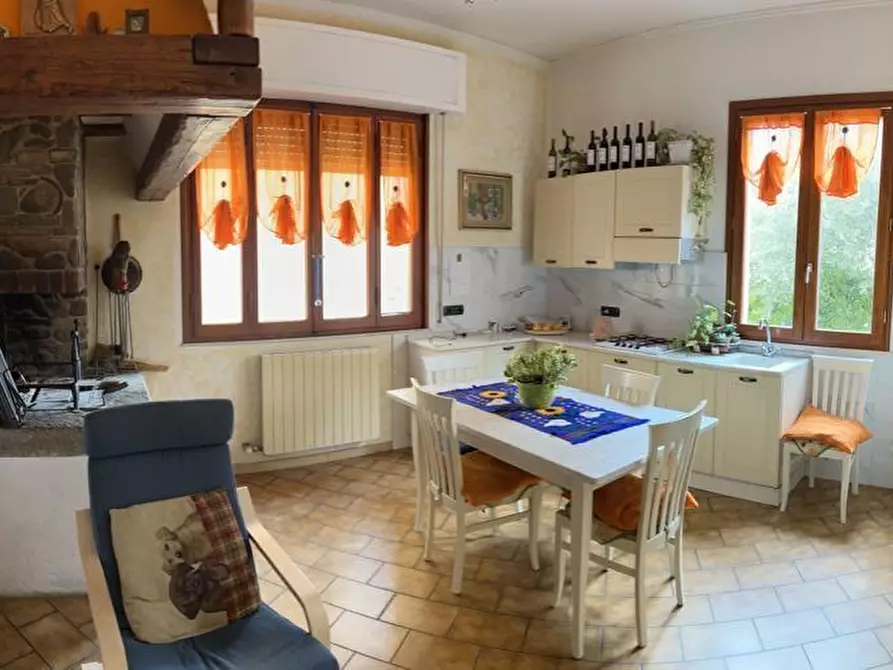 Immagine 4 di Villa in vendita  a Fucecchio