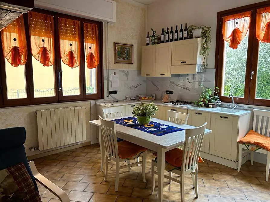 Immagine 5 di Villa in vendita  a Fucecchio