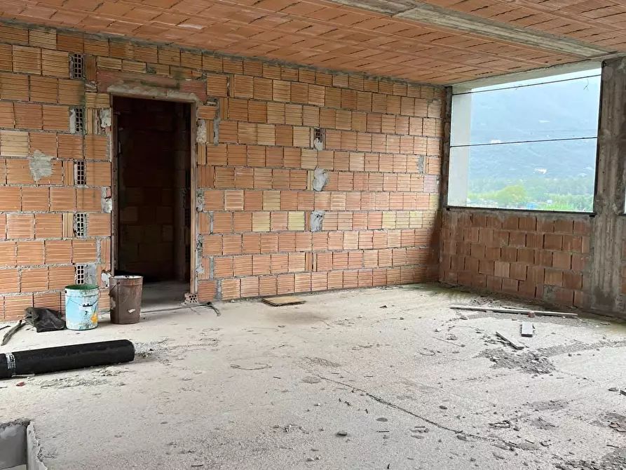 Immagine 9 di Magazzino in vendita  a Calci