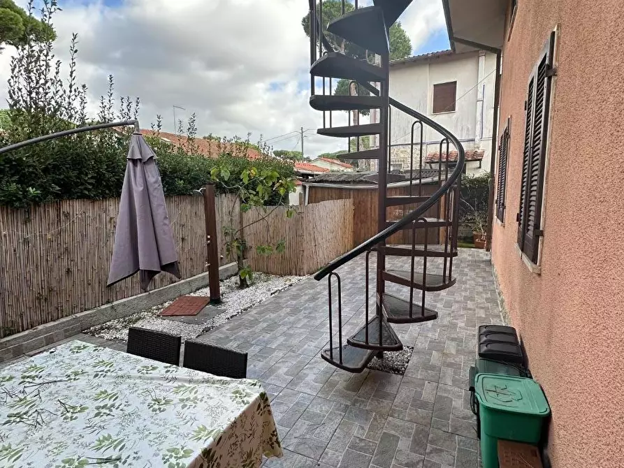 Immagine 23 di Villa in vendita  a Montignoso