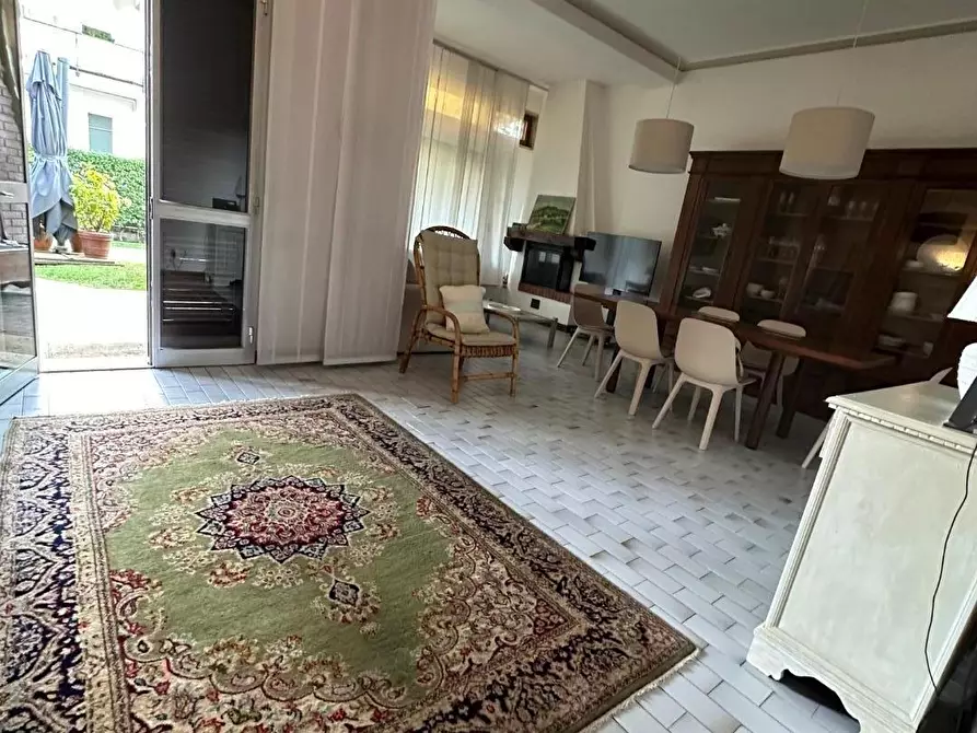 Immagine 31 di Villa in vendita  a Montignoso