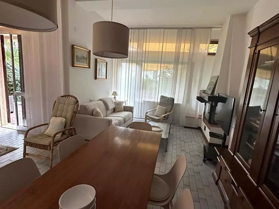 Immagine 16 di Villa in vendita  a Montignoso