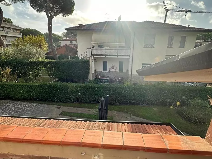Immagine 58 di Villa in vendita  a Montignoso