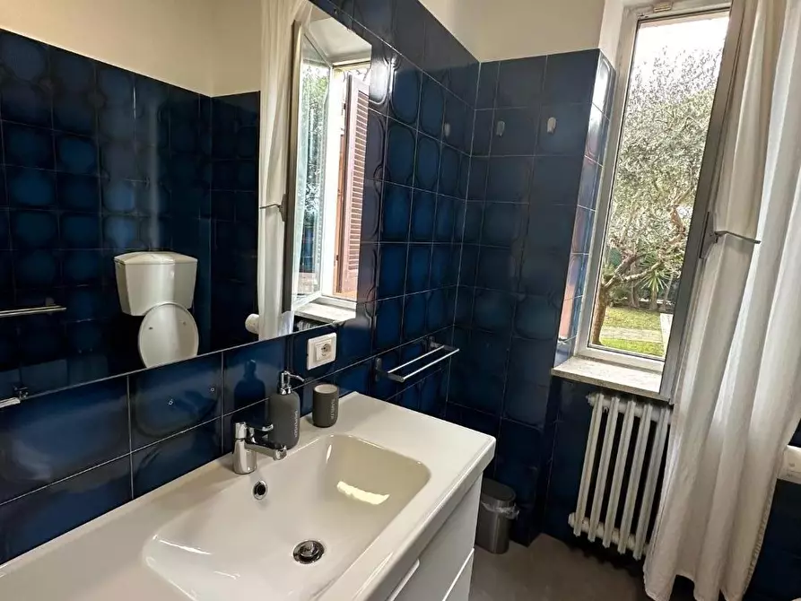 Immagine 25 di Villa in vendita  a Montignoso