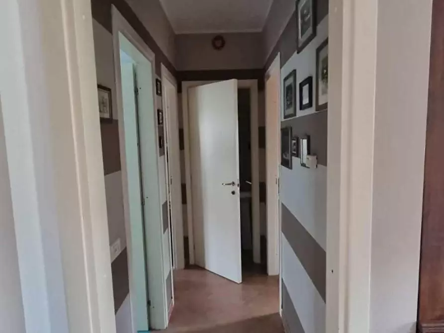 Immagine 10 di Appartamento in vendita  a Massa