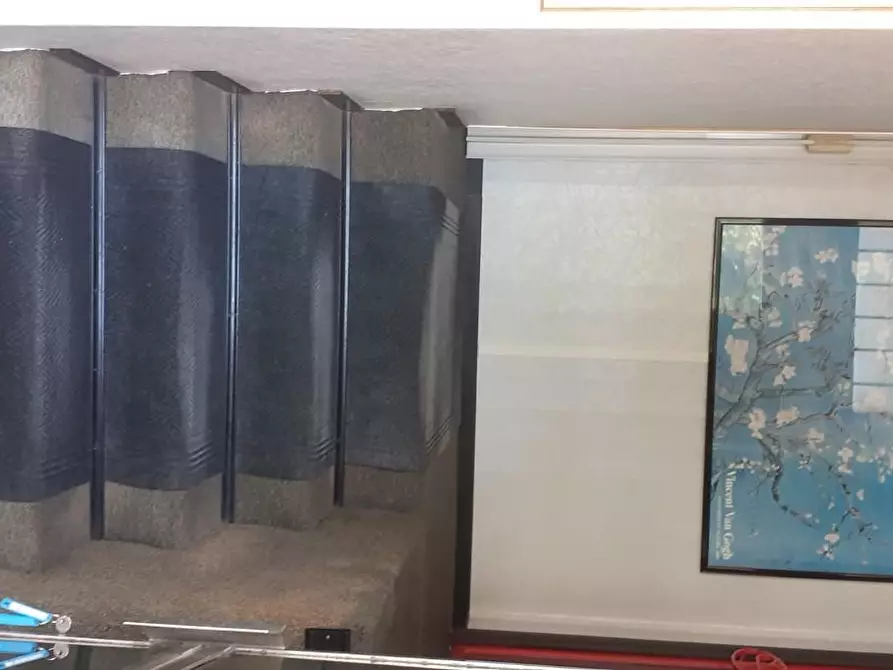 Immagine 8 di Locale commerciale in vendita  a Massa