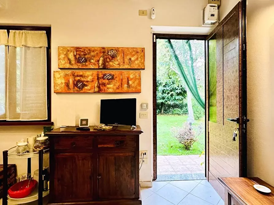 Immagine 29 di Casa indipendente in vendita  a Pietrasanta