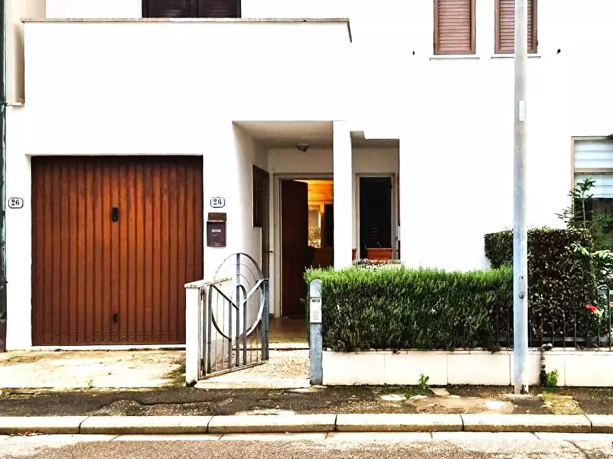Immagine 1 di Villetta a schiera in vendita  a Ponsacco