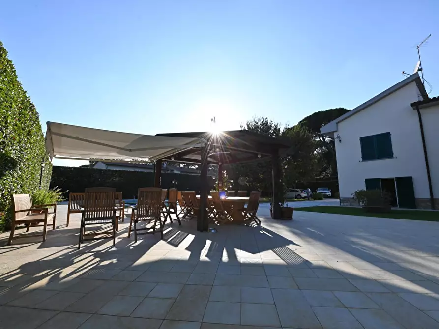 Immagine 6 di Villa in vendita  a Pisa