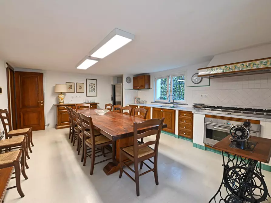 Immagine 31 di Villa in vendita  a Pisa