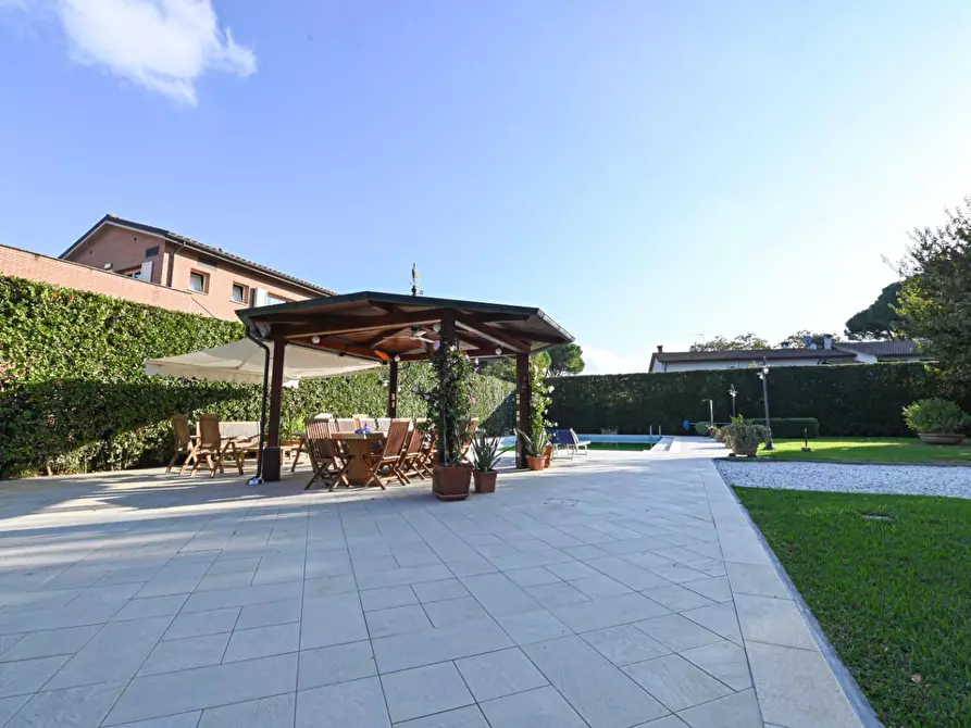 Immagine 4 di Villa in vendita  a Pisa