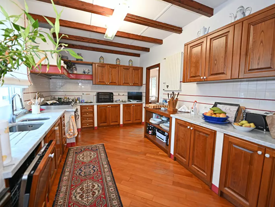 Immagine 22 di Villa in vendita  a Pisa