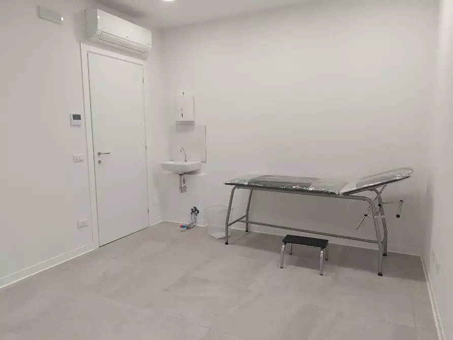 Immagine 4 di Ufficio in affitto  a San Miniato