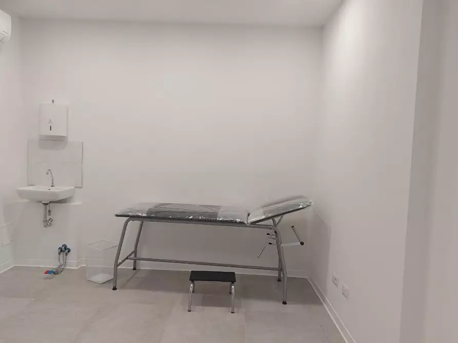 Immagine 5 di Ufficio in affitto  a San Miniato