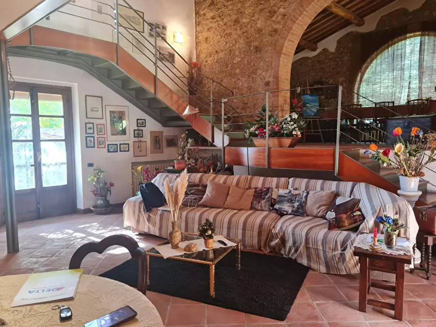 Immagine 24 di Casa colonica in vendita  a Monteriggioni