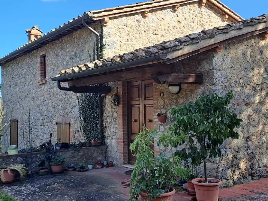 Immagine 1 di Casa colonica in vendita  a Monteriggioni