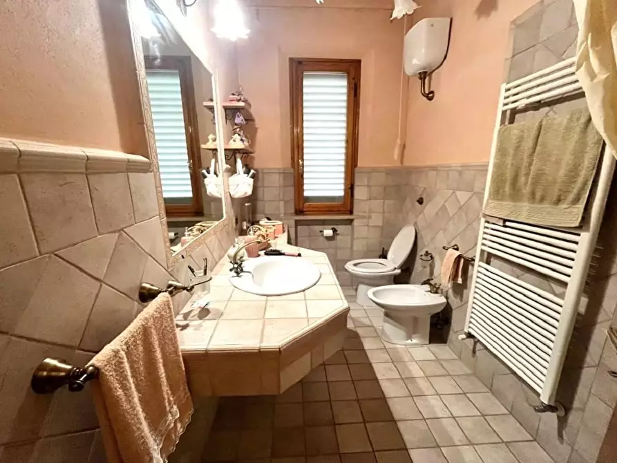 Immagine 13 di Villa in vendita  a Certaldo