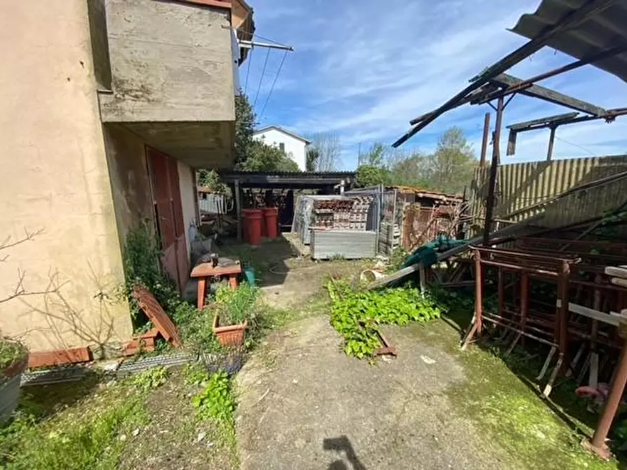 Immagine 5 di Casa bifamiliare in vendita  a Santa Maria A Monte