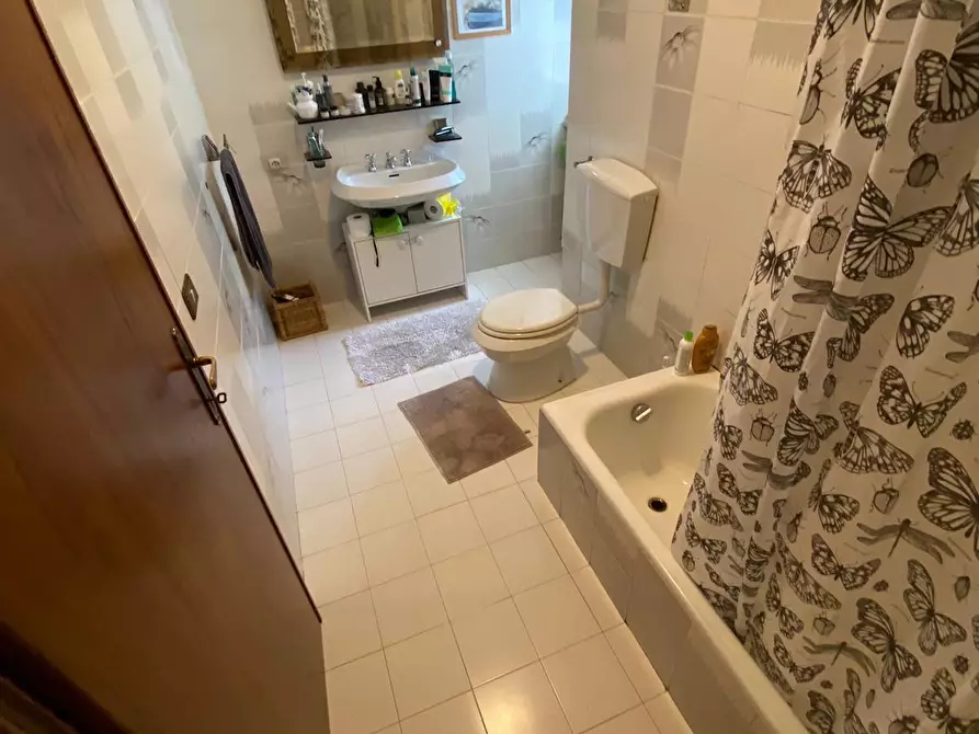 Immagine 8 di Appartamento in vendita  a Massa